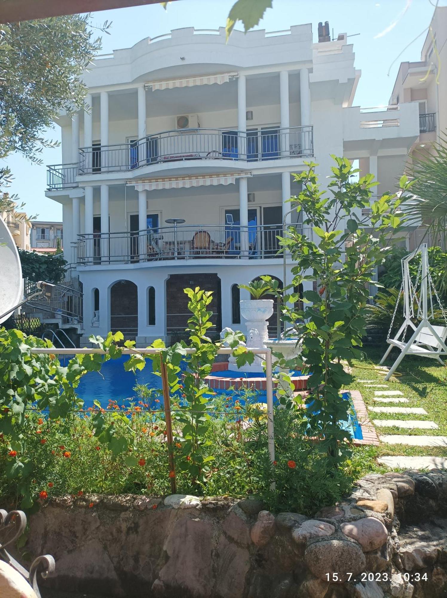 Apartments Pekic Бар Экстерьер фото